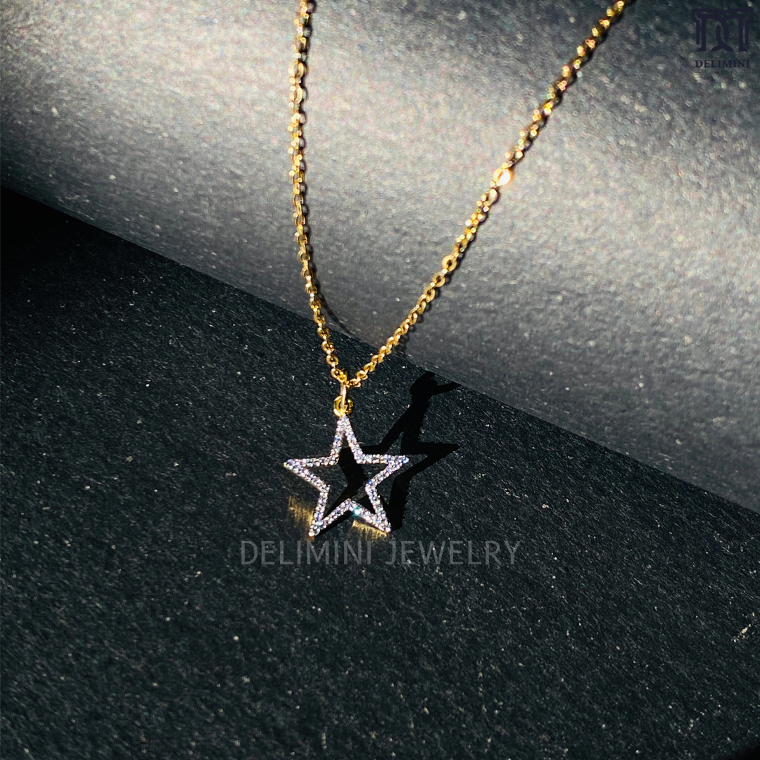 Diamond Hollo Star Pendant In Gold