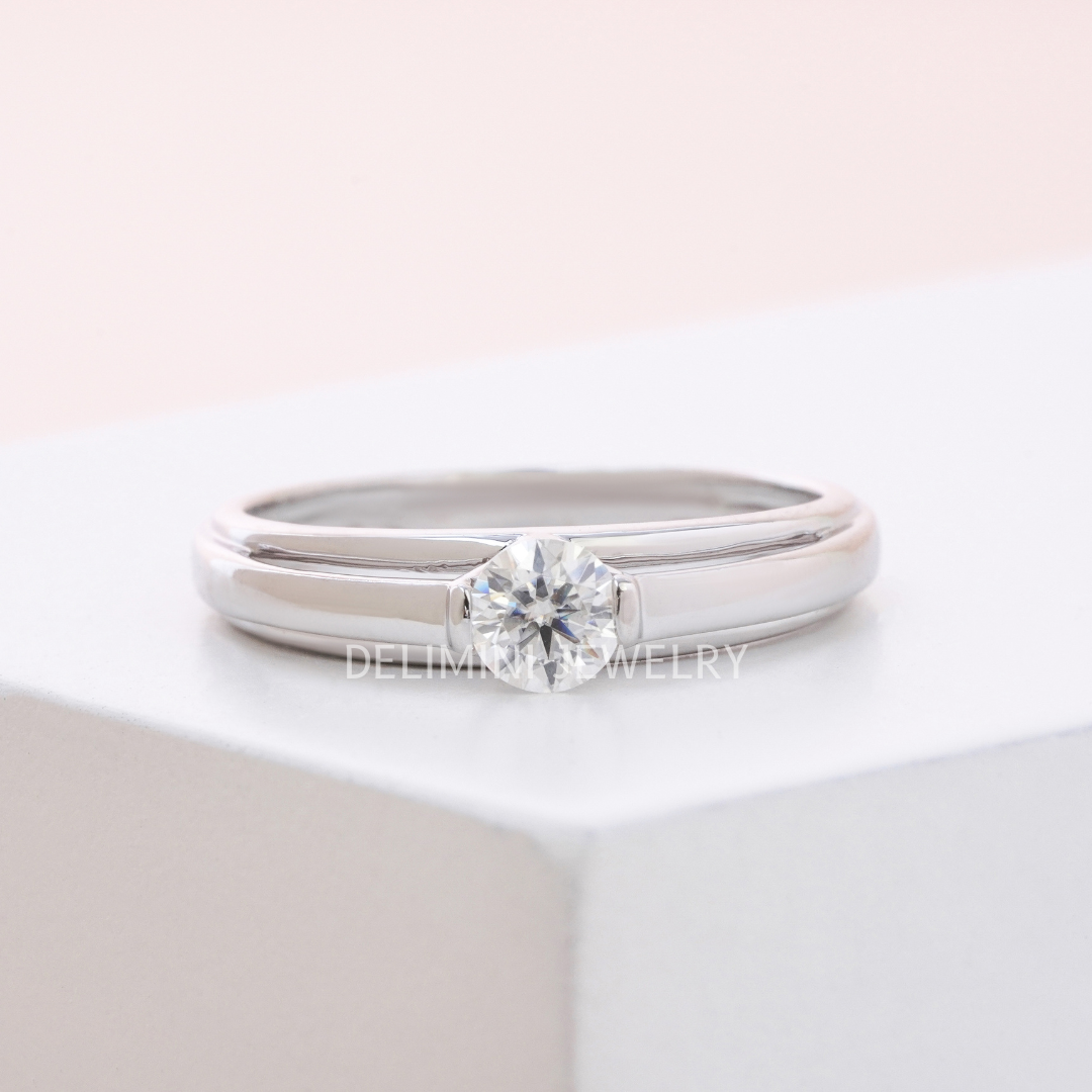 14K Gold Moissanite Vintage-Inspired Ring