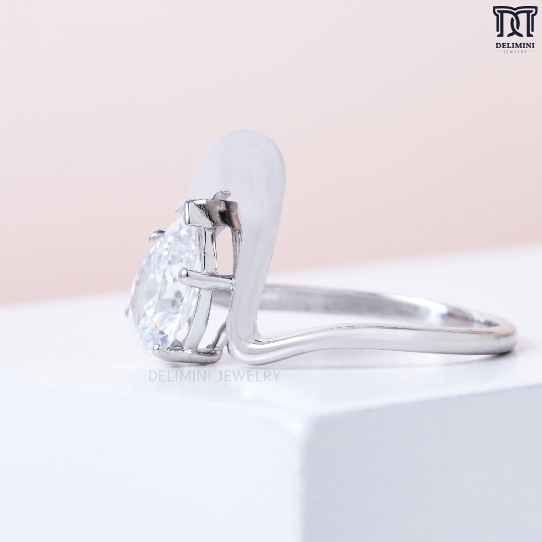 Enthralling Beauty Pear Cut Solitaire Diamond Ring