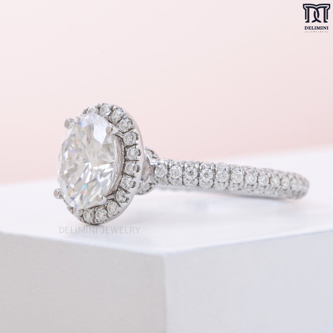 Stunning Vintage Oval Cut Diamond Ring