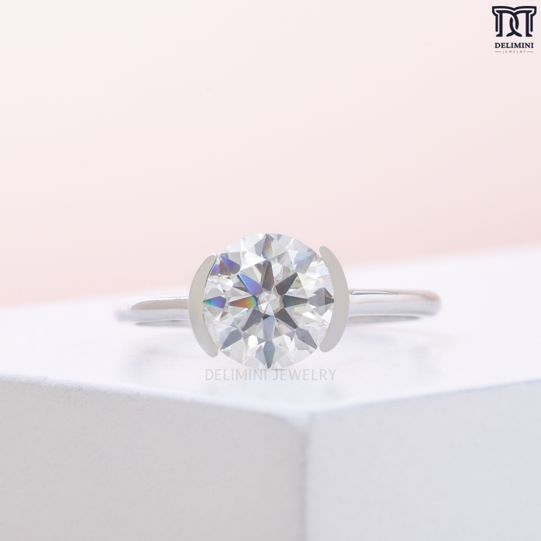 Royal Design Round Cut Solitaire Diamond Ring