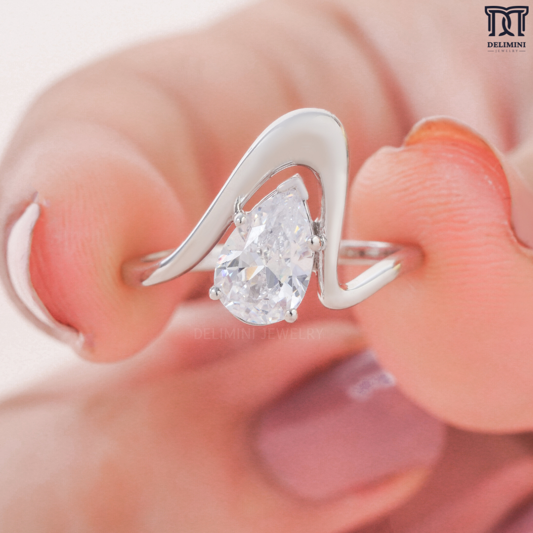 Enthralling Beauty Pear Cut Solitaire Diamond Ring