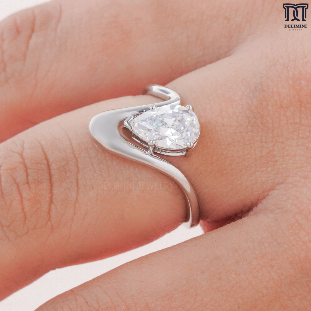 Enthralling Beauty Pear Cut Solitaire Diamond Ring