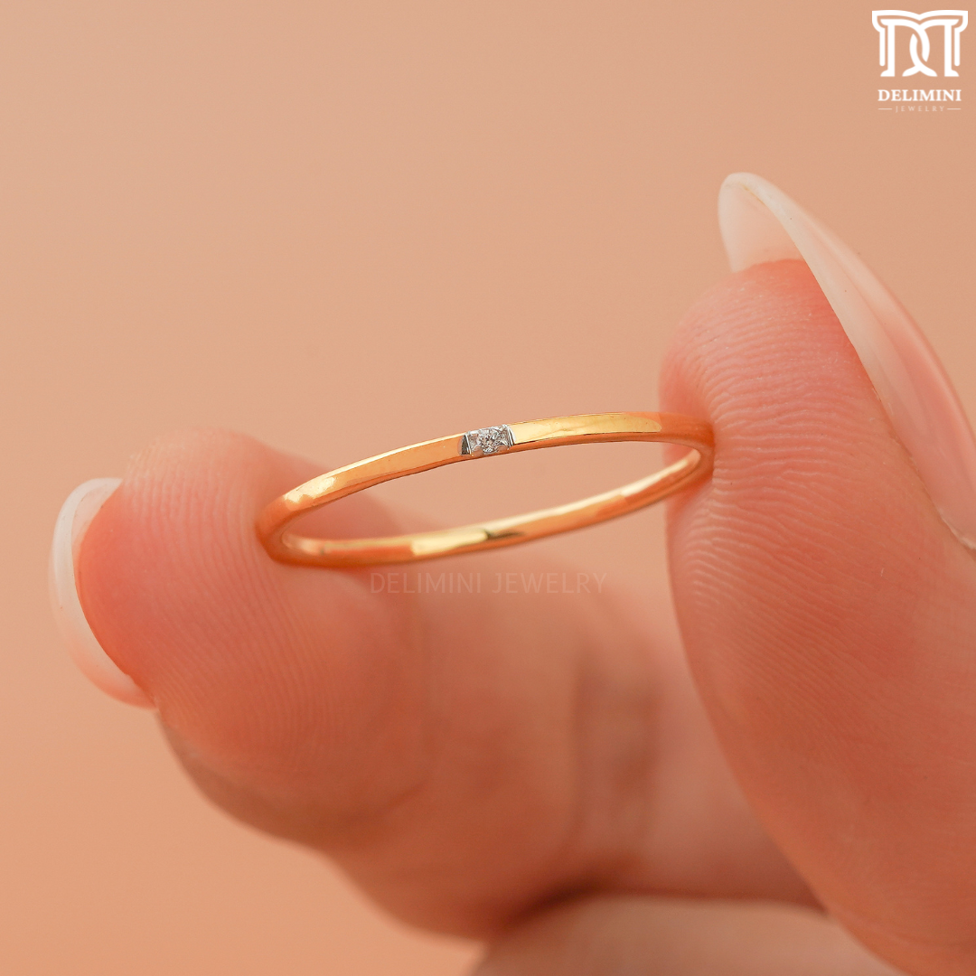 Single Round Diamond Ring Thin Minimalist Diamond Ring Daily Wear Ring - DELIMINI JEWELRY