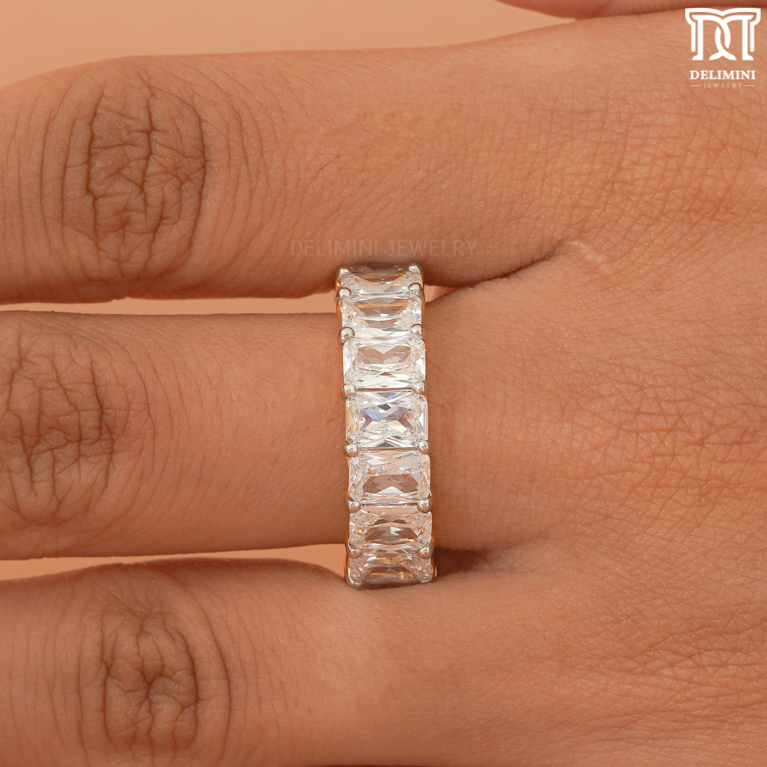 Emerald Cut Diamond Eternity Band - DELIMINI JEWELRY