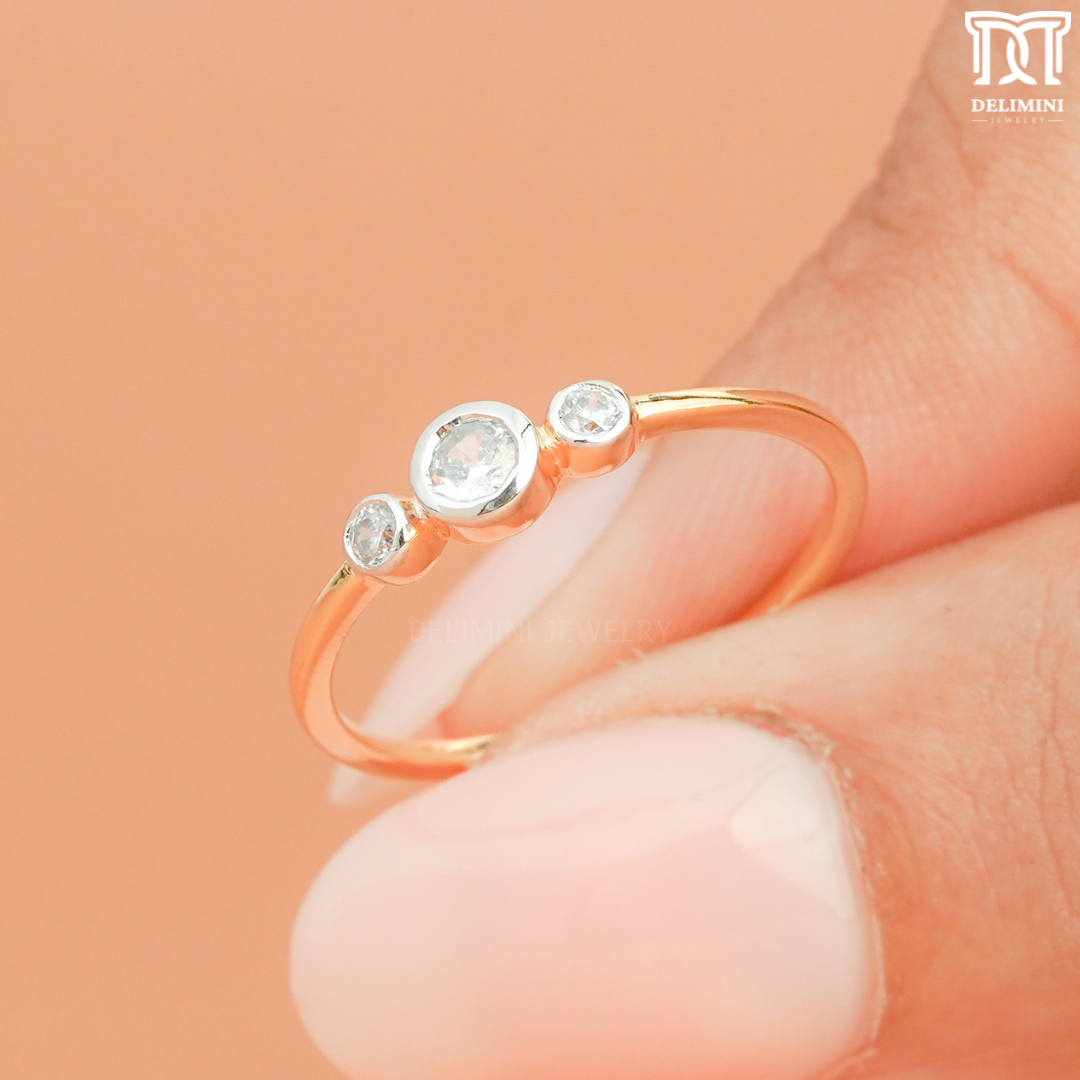 Gold Bezel Set Ring Three Stone Minimalist Diamond Ring - DELIMINI JEWELRY