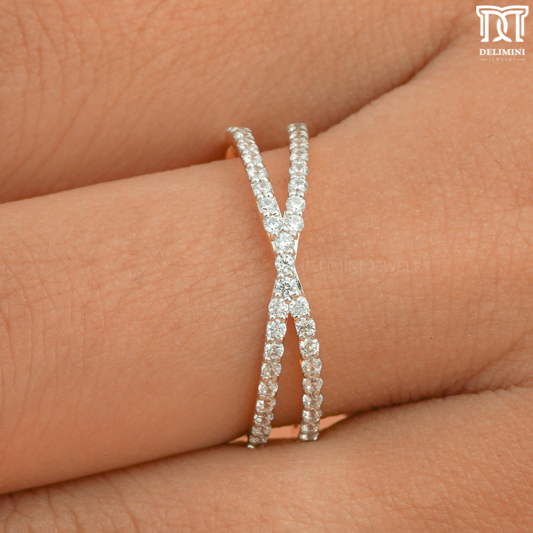 Minimalist X Cross Round Cut Diamond Ring - DELIMINI JEWELRY