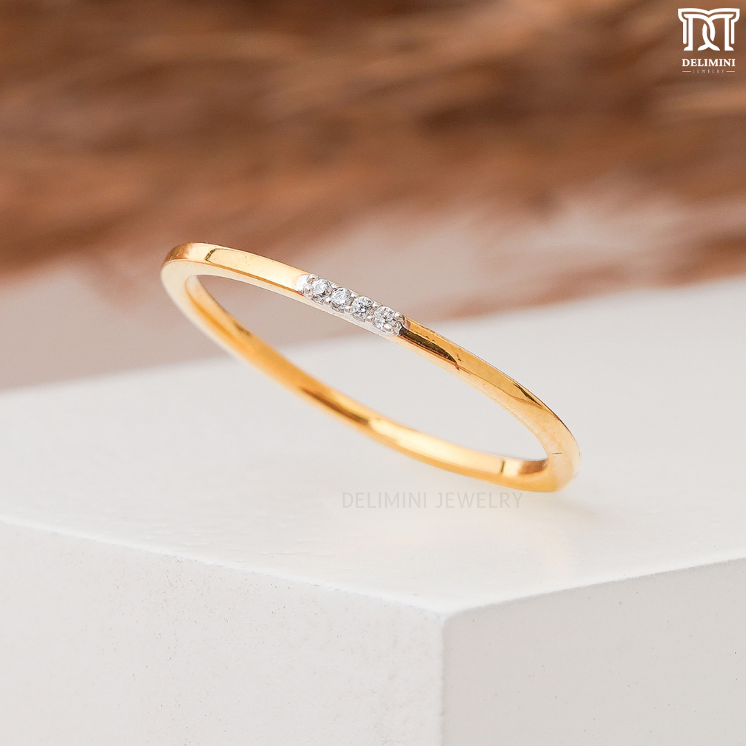 Gold Diamond Basic Solo Ring For Women