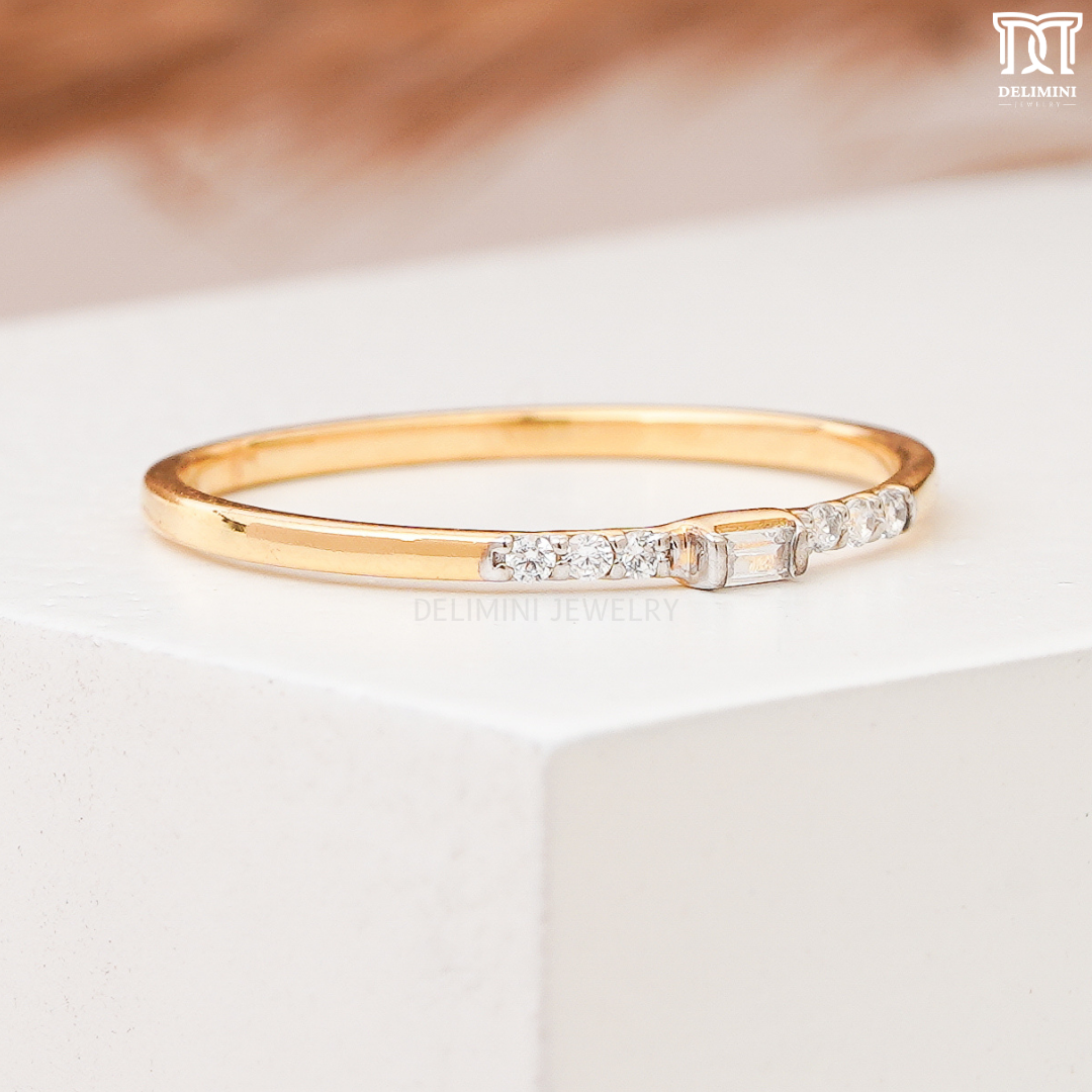 Baguette and Round Vintage Diamond Ring