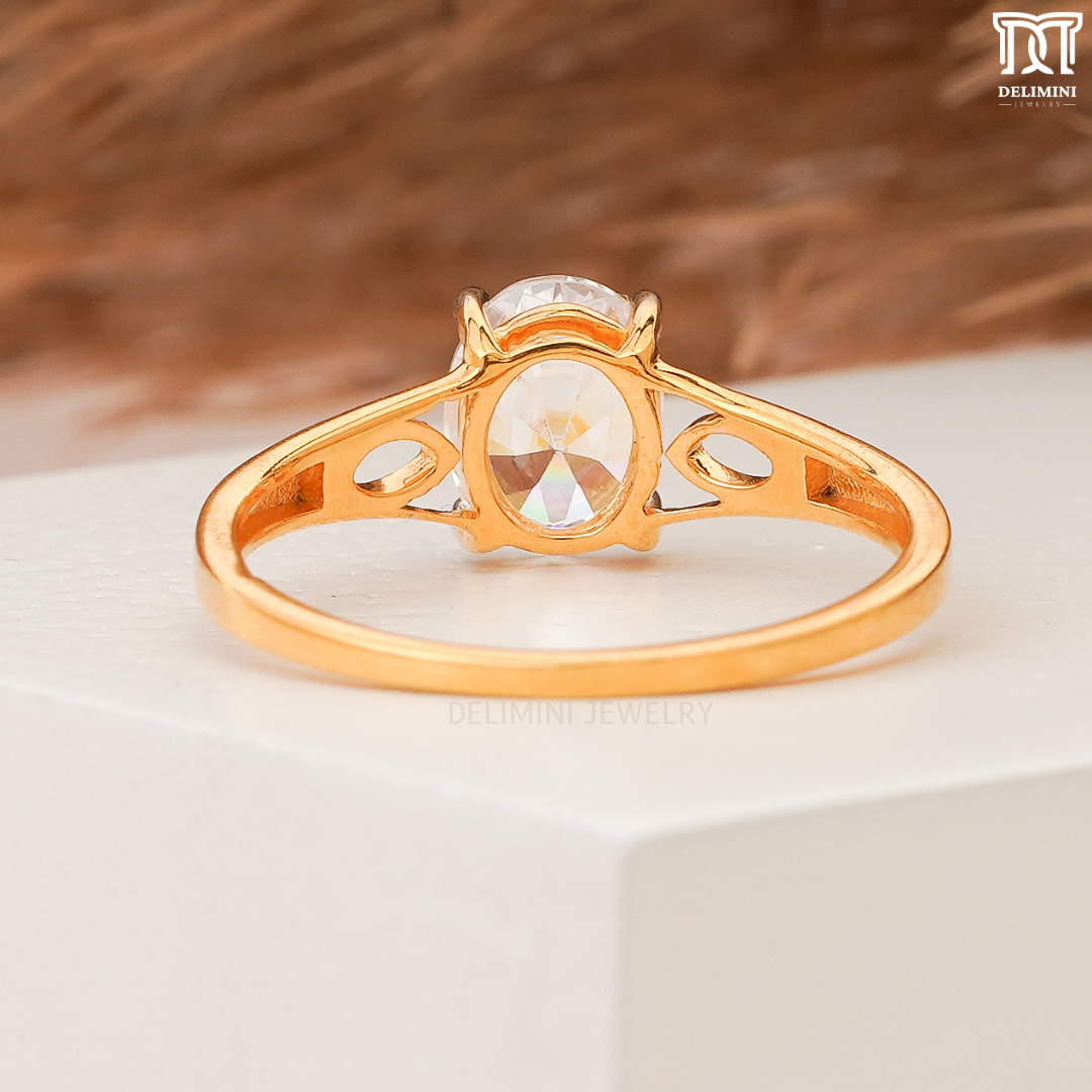 Solid Gold Classic Vintage Engagement Solitaire Ring